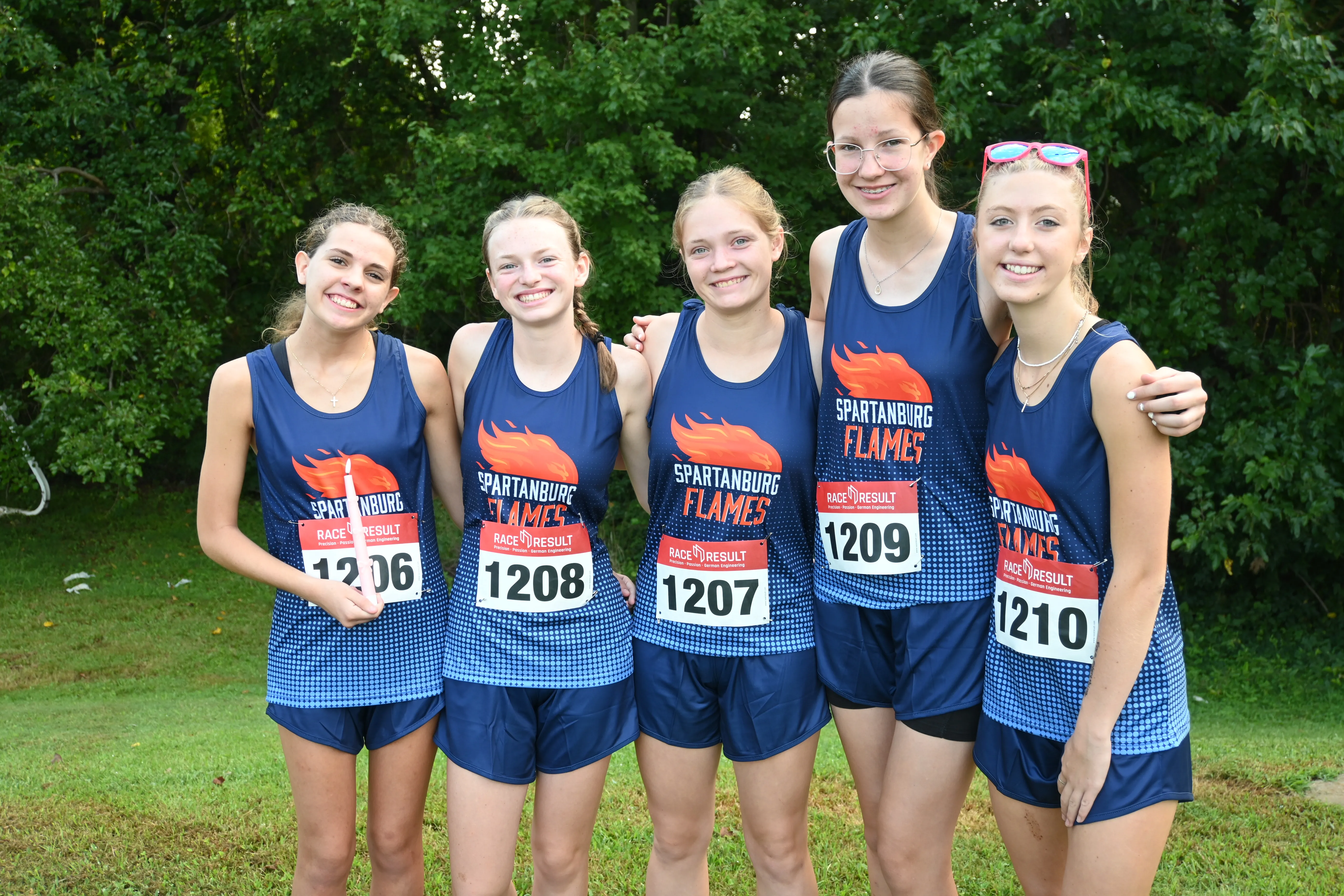 Girls Cross Country Season Opens at 15 Mile Relay